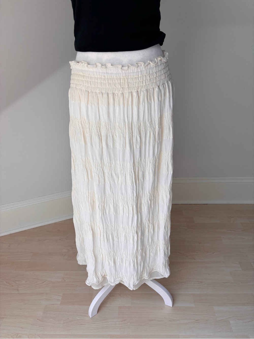 Peter Nygard Textured Maxi Skirt 🤍